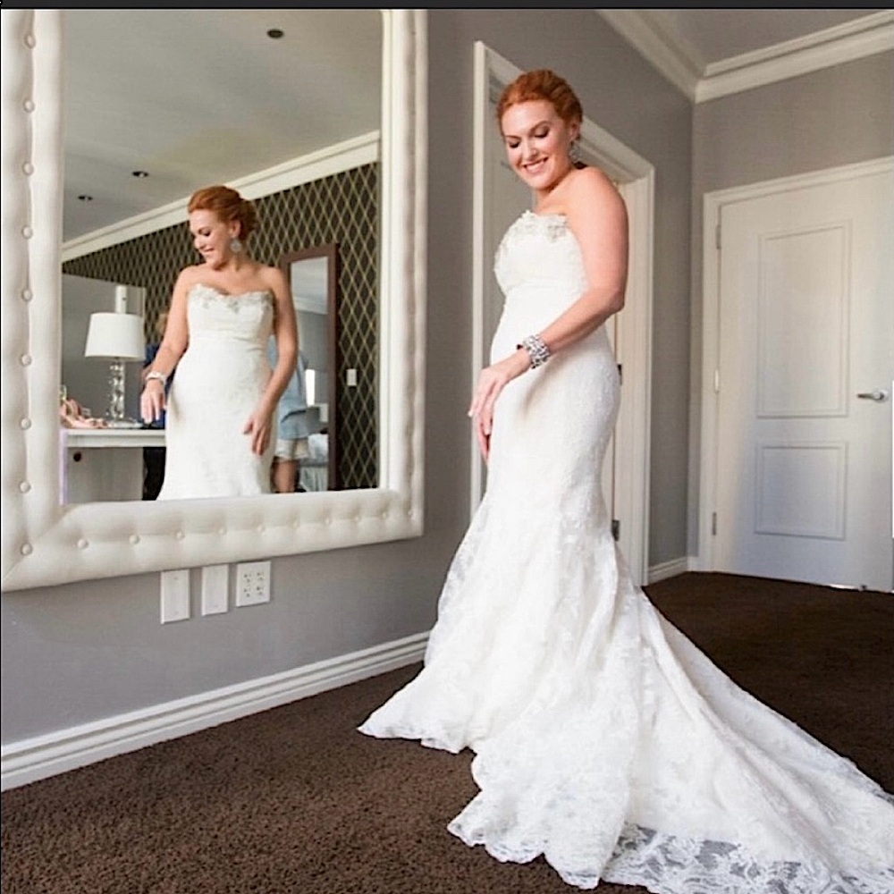 Stunning Lace Romona keveza ivory wedding dress label size 10